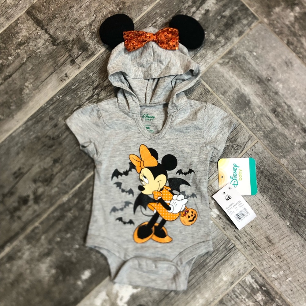 NWT Minnie Mouse Halloween onesie, newborn